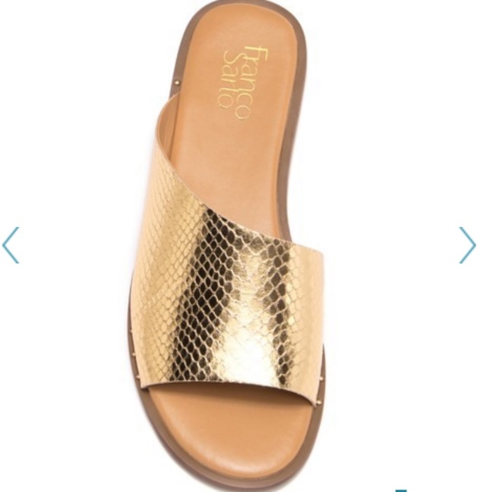 Gorgeous Metallic gold sandals!